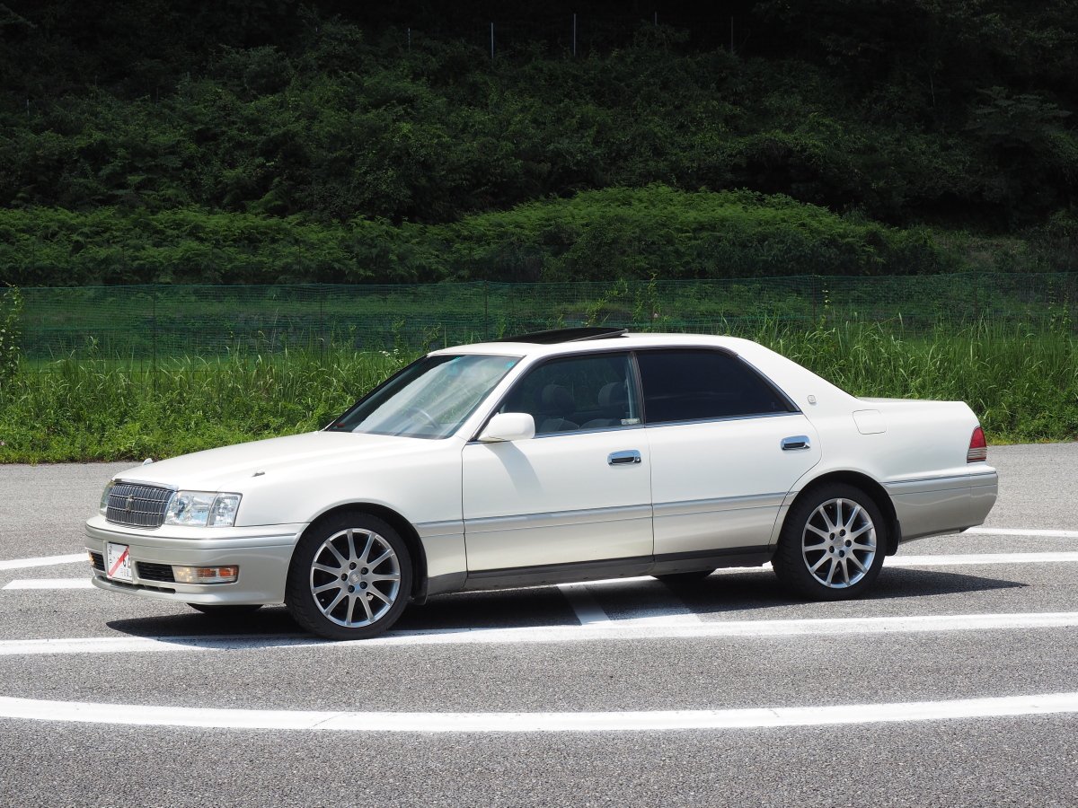 Toyota Crown Royal Saloon with Sunroof JZS155 For Sale — J-CARS